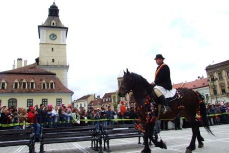 Junii au coborât în Cetatea Braşovului