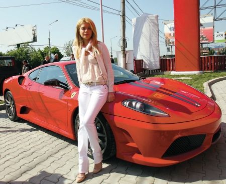 Românii „au stofă“ de Ferrari