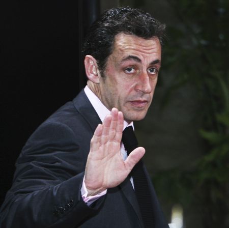 Sarkozy nu vrea ca românii să muncească în Franţa