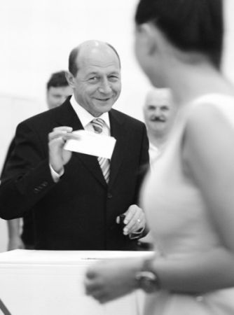 Băsescu i-a curtat pe cei nemulţumiţi de Videanu