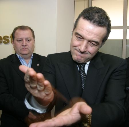 Gigi Becali face scandal