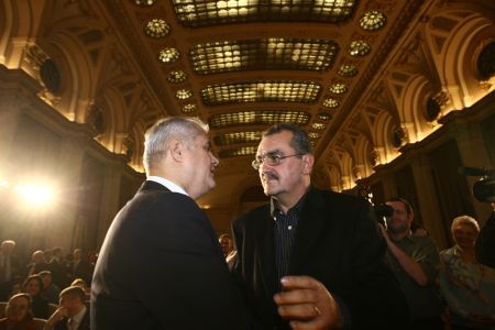 Năstase şi Mitrea, salvaţi prin „transparenţă“