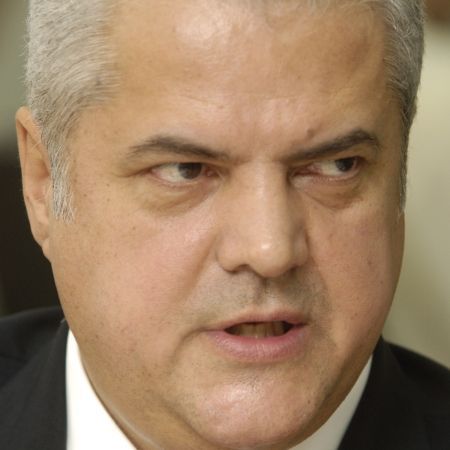 Năstase, urmărit penal pentru finanţarea campaniei din 2004