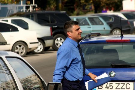 Noi arestări în dosarul permiselor auto