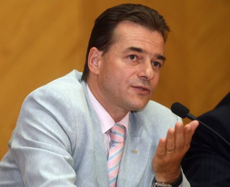 Orban: "Şi Blaga, şi Oprescu sunt doi falşi adversari"