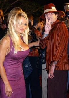 Pamela Anderson şi Tommy Lee redevin cuplu