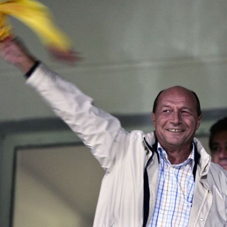 "Sper ca Băsescu să le aducă noroc tricolorilor"