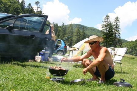 Vacanţă ieftină în campingurile de pe Valea Prahovei