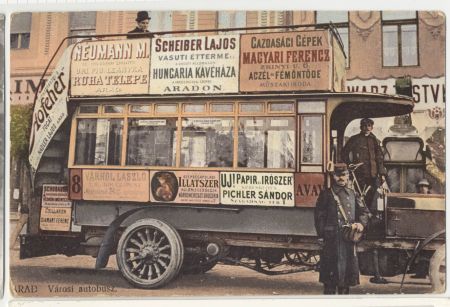 Arădenii au sărbătorit un secol de mers cu autobuzul