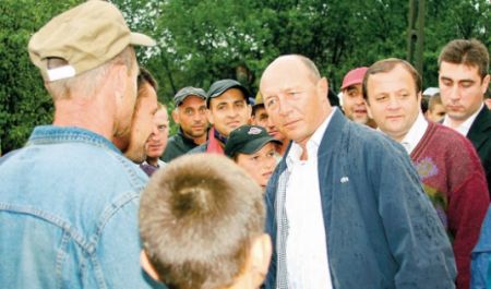 Băsescu crede că şi Dumnezeu este responsabil pentru inundaţii