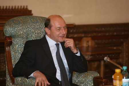 Băsescu se încaieră cu Voiculescu pe retrocedări