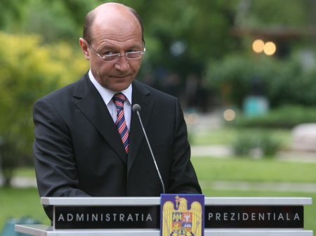 Băsescu: Spălarea banilor, o ameninţare la adresa securităţii naţionale