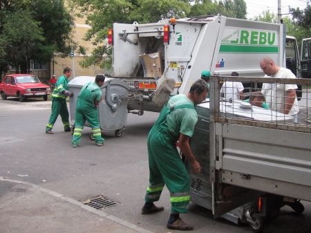 Cearta dintre REBU şi Romprest naşte gunoaie