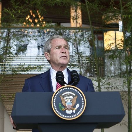 "Crimele de război" ale administraţiei Bush