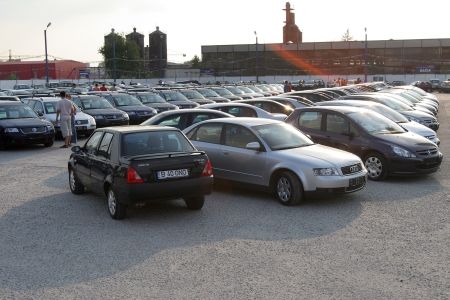 Lipsa de dotări „topeşte“ taxa auto