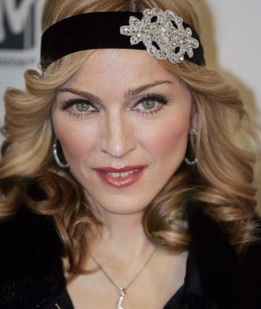 Madonna a sărutat-o şi pe Gwyneth Paltrow