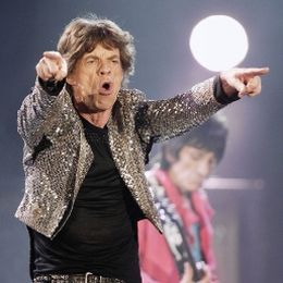 Mick Jagger, rebelul cuminţit, împlineşte 65 de ani | VIDEO