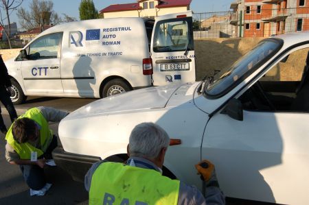 NERENTABIL: Tarifele RAR fac inutilă reducerea taxei auto