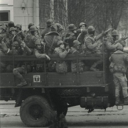 Securiştii şi miliţienii spun că n-au tras în decembrie ’89