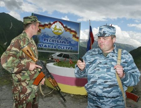 Separatiştii din Osetia de Sud bagă glonţ pe ţeavă