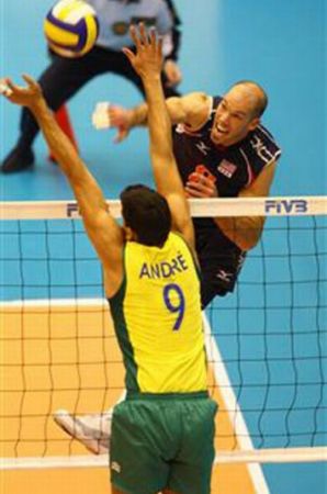 Americanii, campioni olimpici la volei