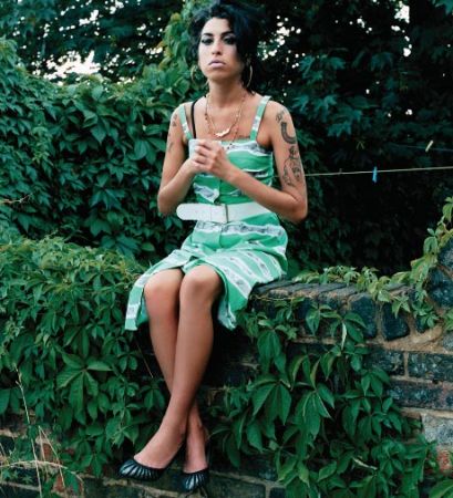 Amy Winehouse, mai plictisitoare decât economia Angliei