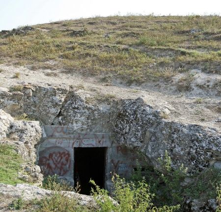 Catacombele de la Limanu