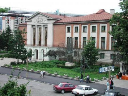 Clădirile cu destinaţie culturală, finanţate din bani publici