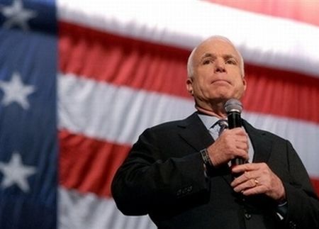 McCain, acuzat de încălcarea drepturilor de autor