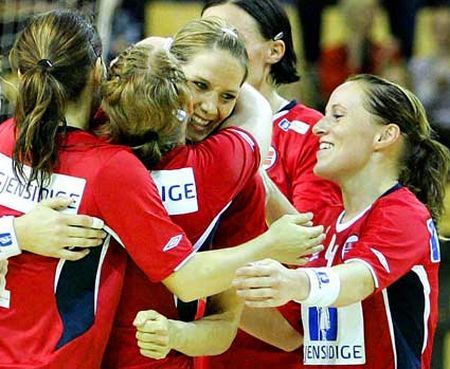 Norvegia, prima finalistă la handbal