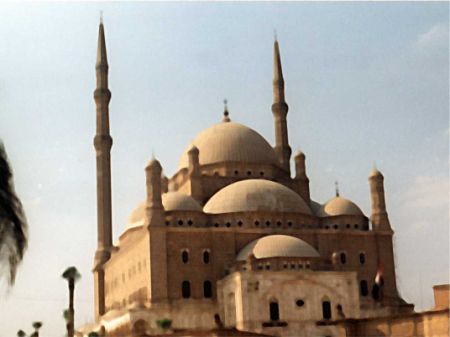 Se va deschide cea mai mare moschee din Europa