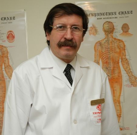 Un acupuncturist român vindecă bolnavii canadieni