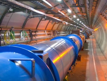 Acceleratorul LHC îşi caută un nou nume