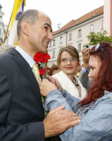 Alegeri legislative pe fond de corupţie