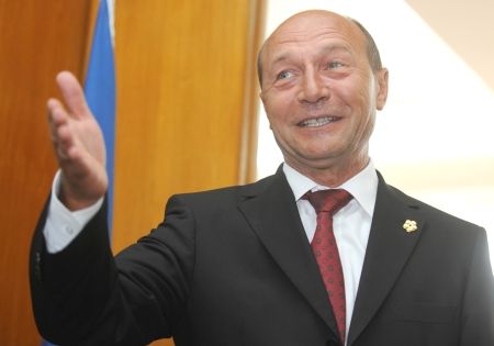 Băsescu vrea să se adreseze Parlamentului