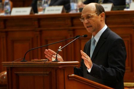 Băsescu vrea să vină din nou în faţa parlamentului