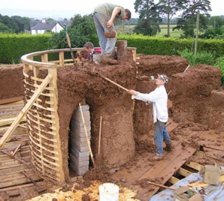 Casa de pământ, performantă şi ecologică