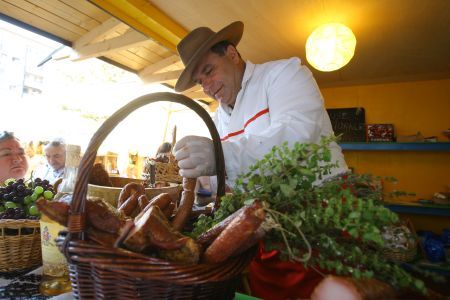 Coadă la cârnaţi moldoveneşti