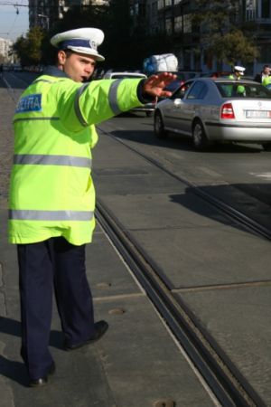 Liber la amenzi în trafic pentru poliţiştii de la Ordine Publică