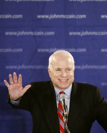 McCain, criticat pentru că deţine 13 maşini