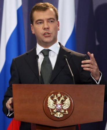 Medvedev atacă