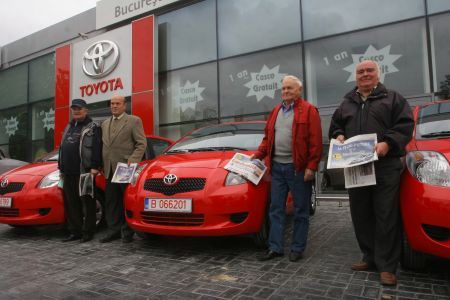 Patru Toyota Yaris pentru patru bărbaţi