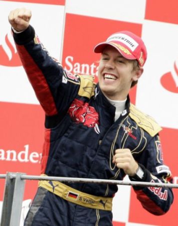 Vettel, botezat "noul Schumi"