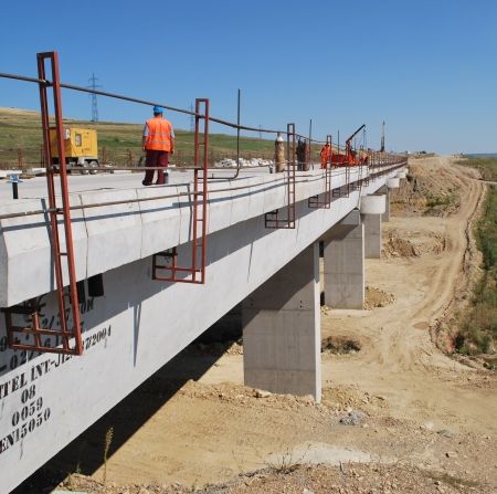 Bechtel dă în folosinţă zero kilometri de autostradă