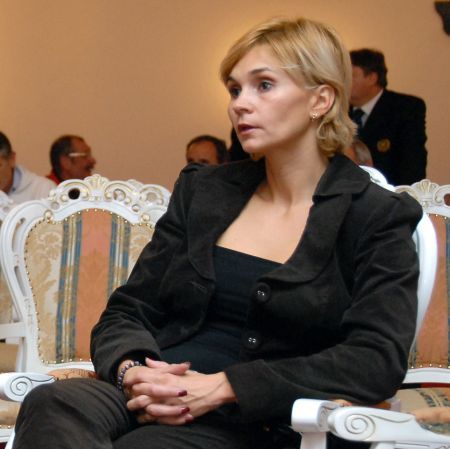 Candidata Ruxandra Dragomir pune rachetele pe Andrei Pavel