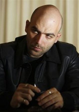 Mafia îl vrea mort pe Roberto Saviano până la Crăciun