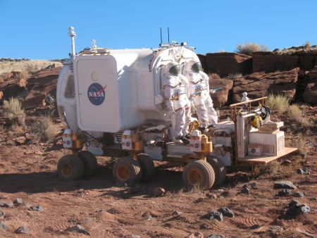 NASA prezintă "camionul selenar"