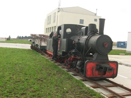 Plimbări cu mocăniţă în apropierea aeroportului din Suceava