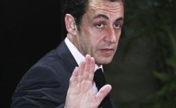 Sarkozy, ameninţat