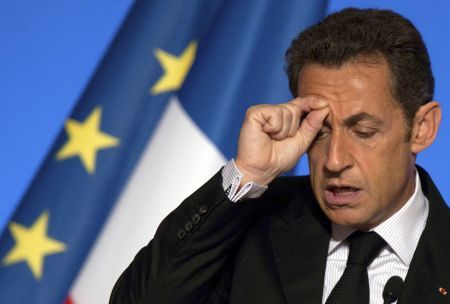 Sarkozy nu reuşeşte  să taie internetul